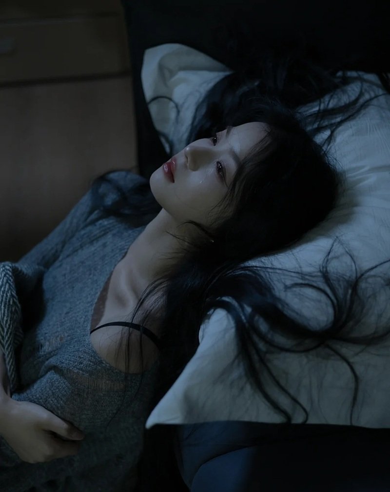 hình ảnh 1 mình ngồi buồn nữ 5