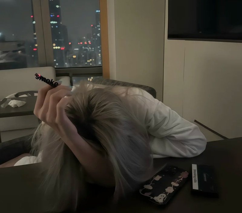 hình ảnh avatar buồn cho nữ 20