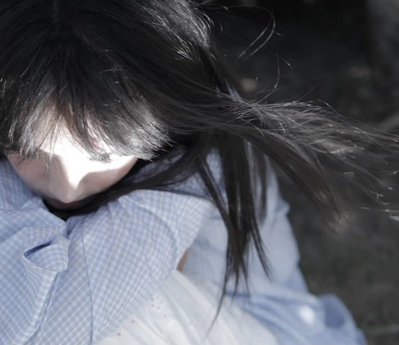 hình ảnh avatar buồn cho nữ 37