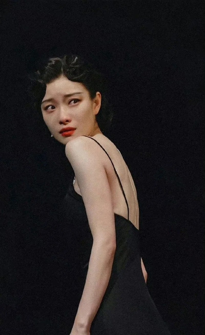 hình ảnh buồn, đau lòng nữ 17