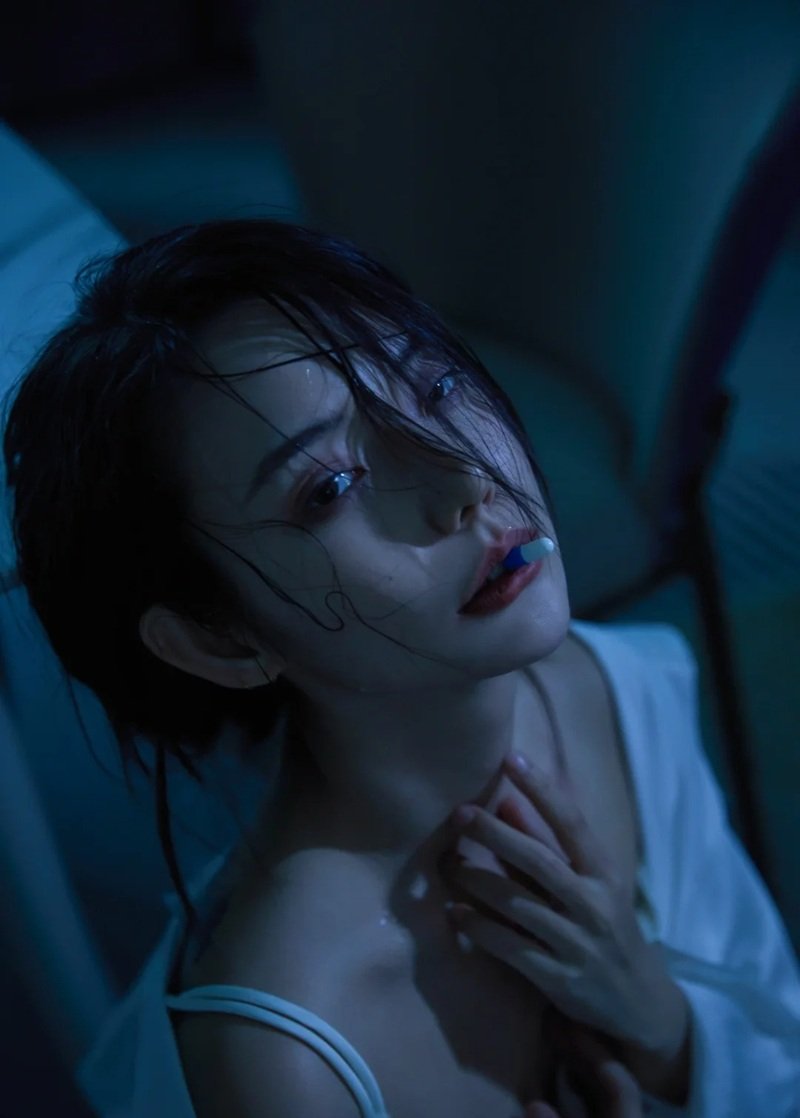 hình ảnh buồn, đau lòng nữ 22