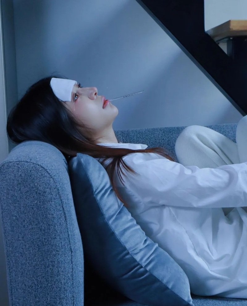 hình ảnh buồn mệt mỏi nữ 39