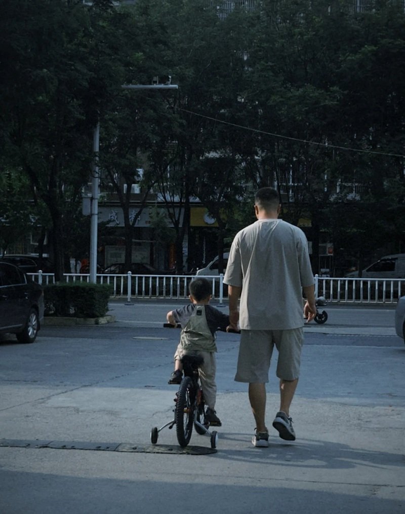 hình ảnh cha con buồn 2