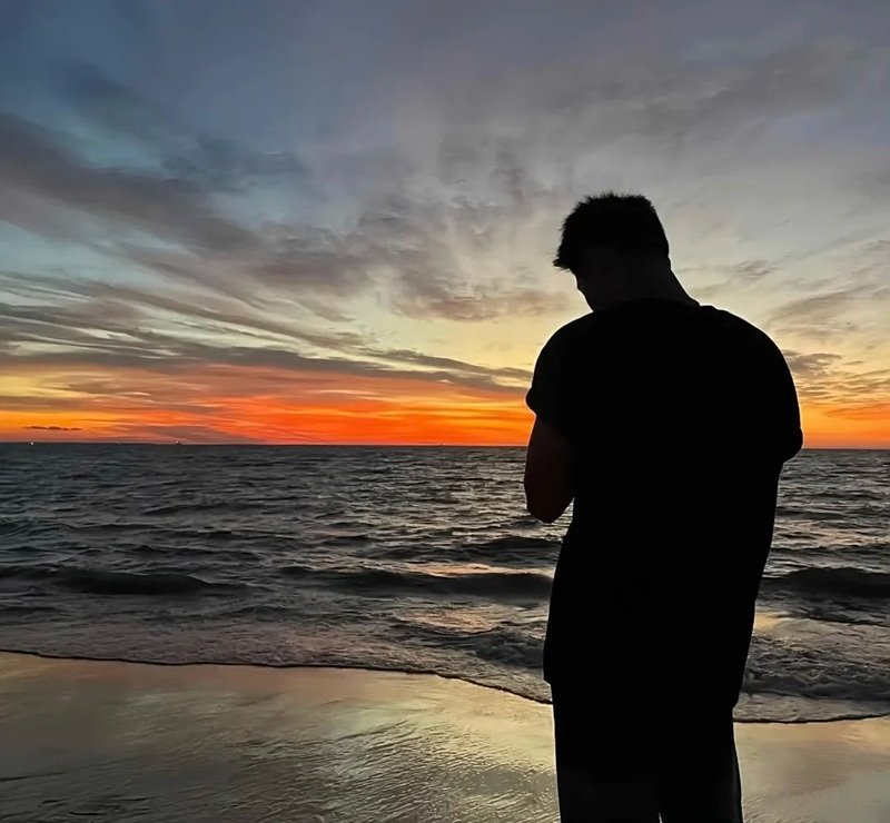 hình ảnh chill buồn nam 30