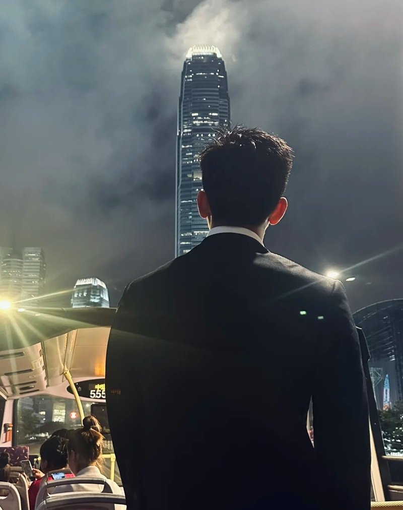 trai ảnh chụp sau lưng nam buồn 30