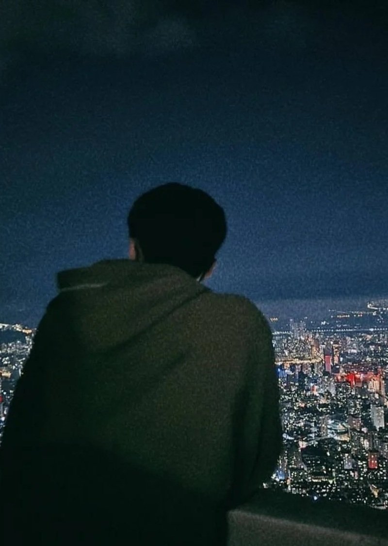 trai ảnh chụp sau lưng nam buồn 37