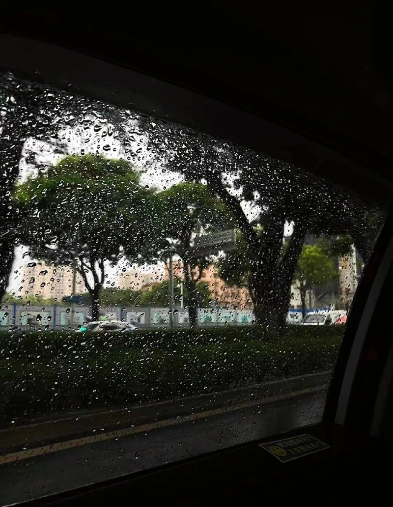 ảnh mưa buồn 42