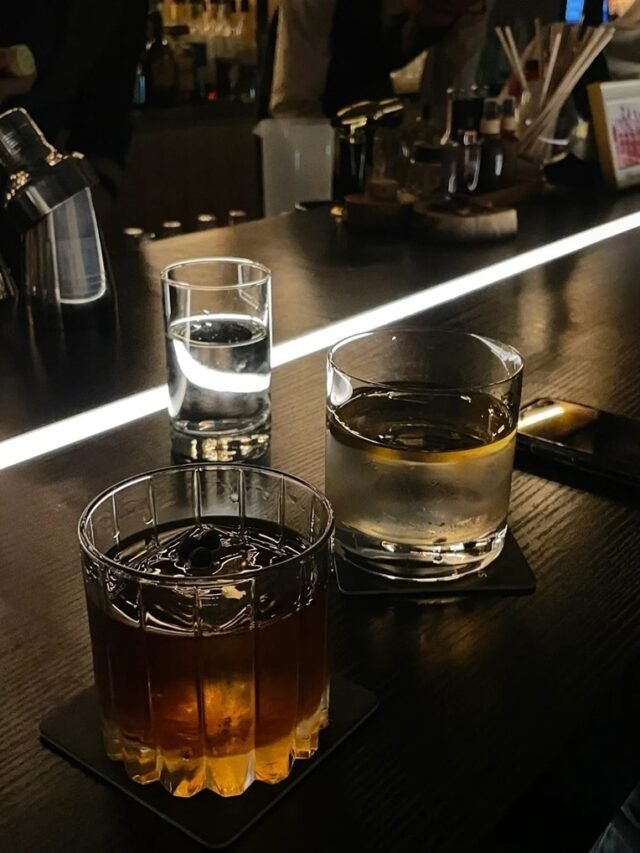 113+ Hình ảnh ly rượu buồn – Góc khuất của tâm hồn cô đơn