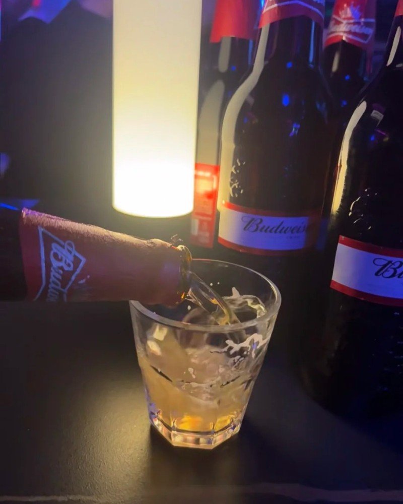 hình ảnh buồn ly rượu 5