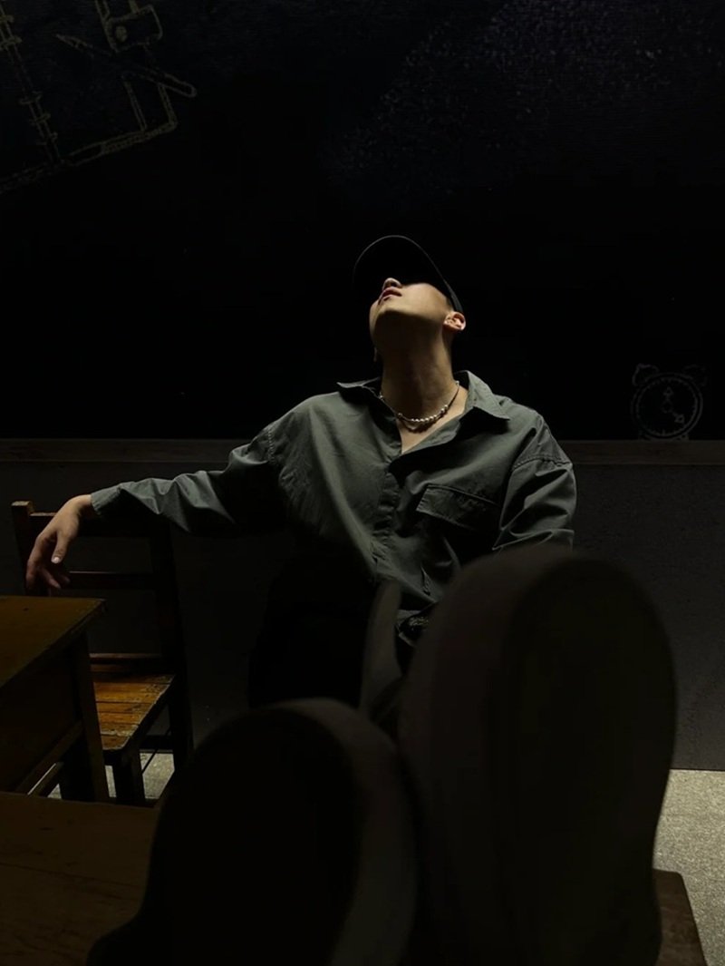 hình ảnh buồn nam chất 6