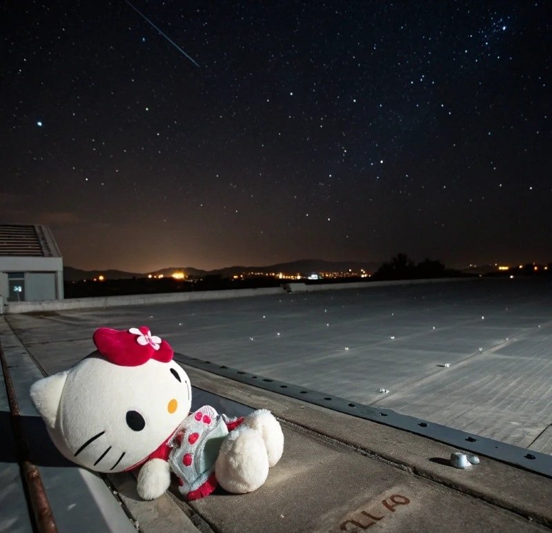 hình ảnh hello kitty buồn 12