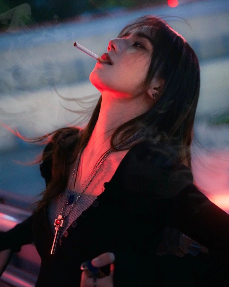 hình ảnh hút thuốc buồn nữ 11