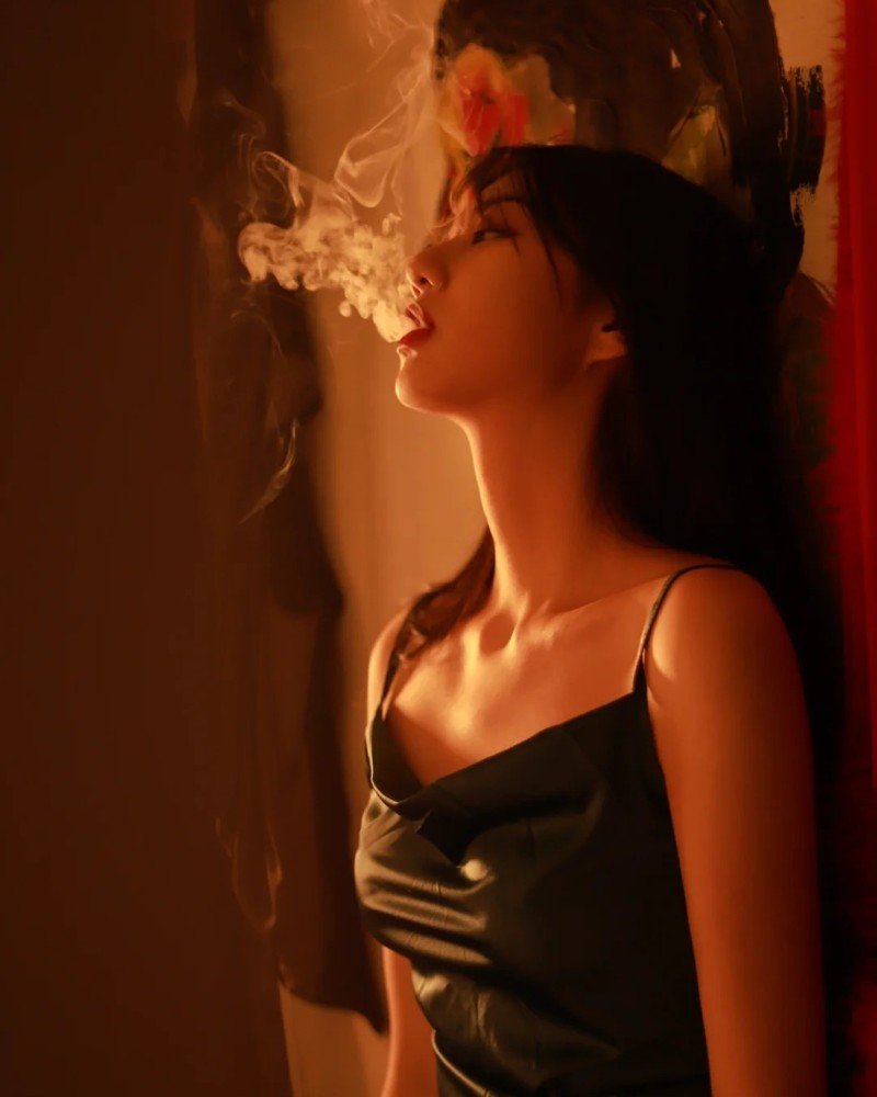 hình ảnh hút thuốc buồn nữ 15