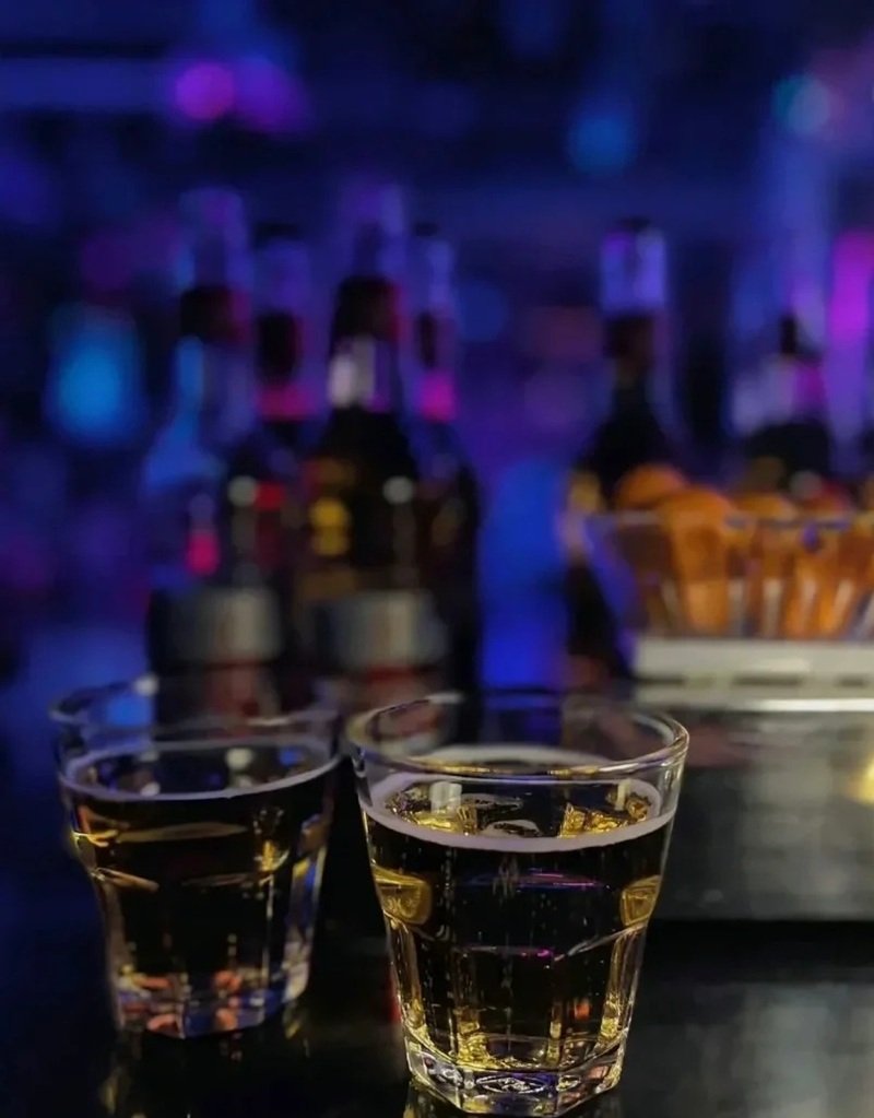 hình ảnh ly rượu buồn 3