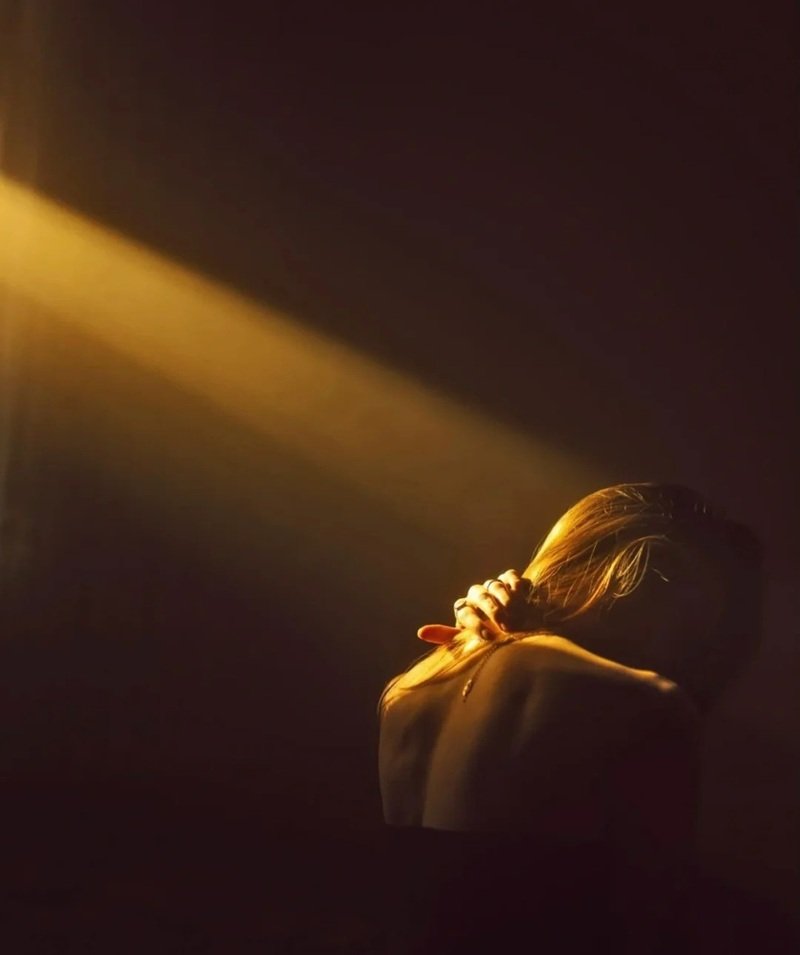 hình ảnh mệt mỏi muốn buông xuôi tất cả 3