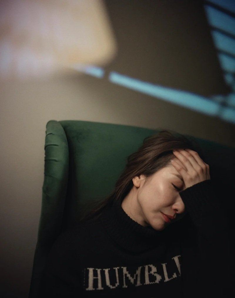 hình ảnh mệt mỏi muốn buông xuôi tất cả 30