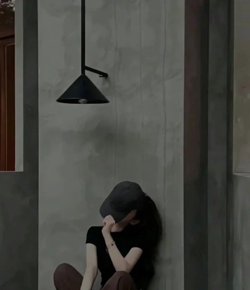 hình ảnh mệt mỏi muốn buông xuôi tất cả 5