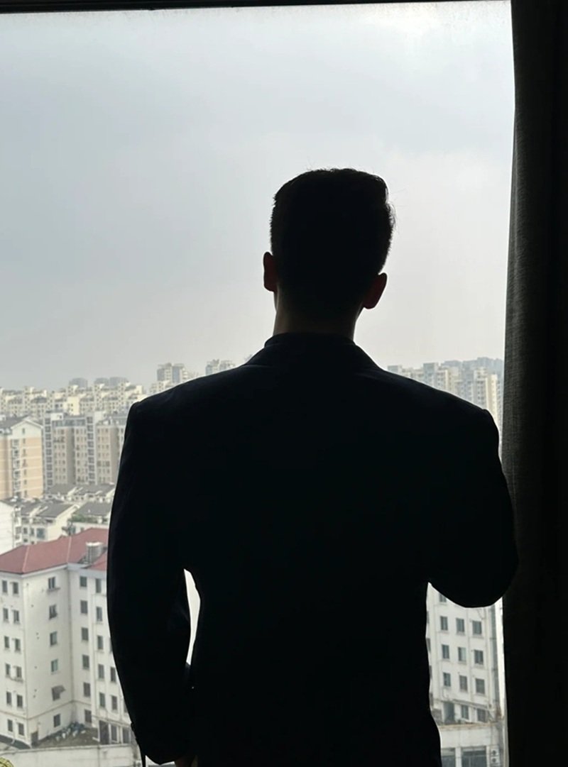 hình trai ảnh chụp sau lưng nam buồn 7