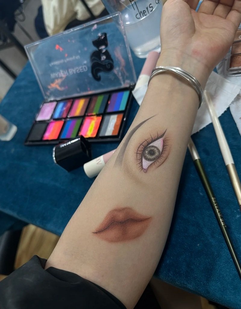 ý tưởng vẽ mắt 19