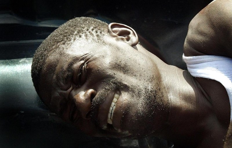 Ảnh Anh Da Đen Khóc 24