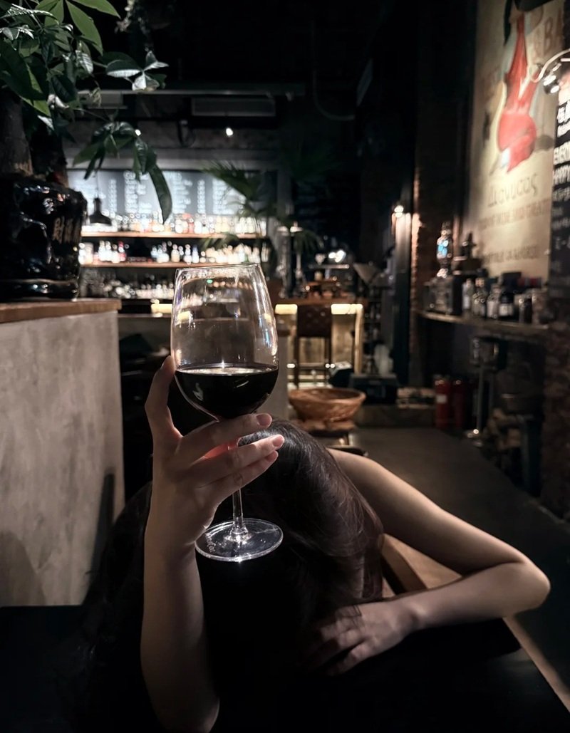 Ảnh Uống Rượu Buồn 36