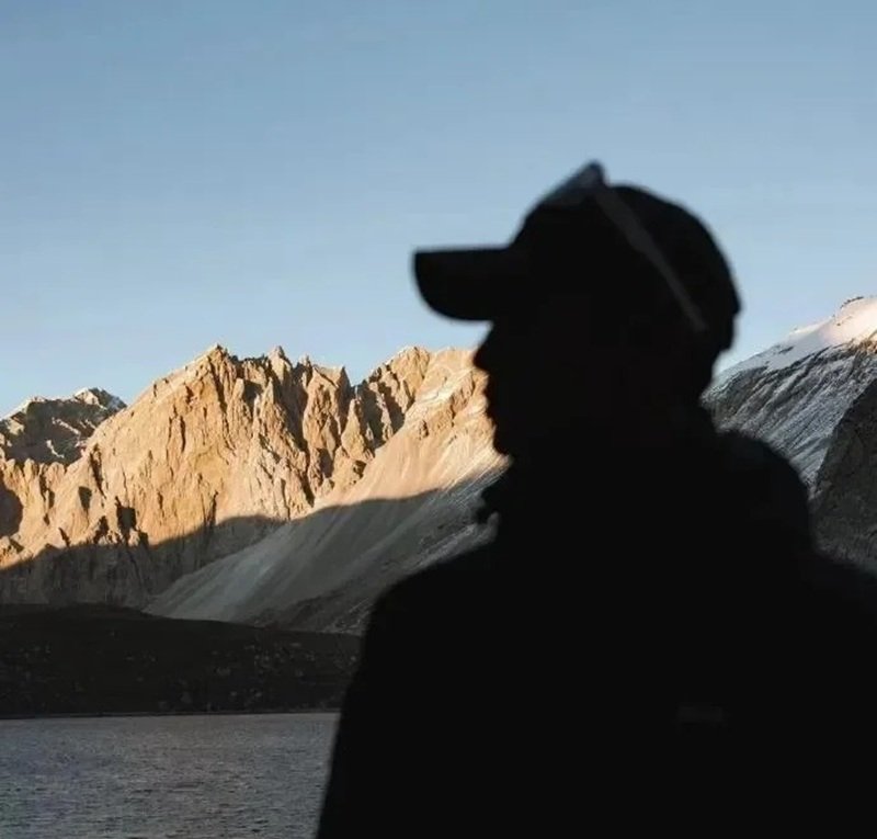 Cô Đơn Ảnh Buồn Nam 25