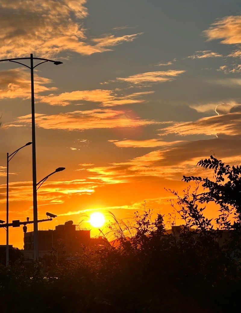 ảnh bầu trời hoàng hôn buồn 11