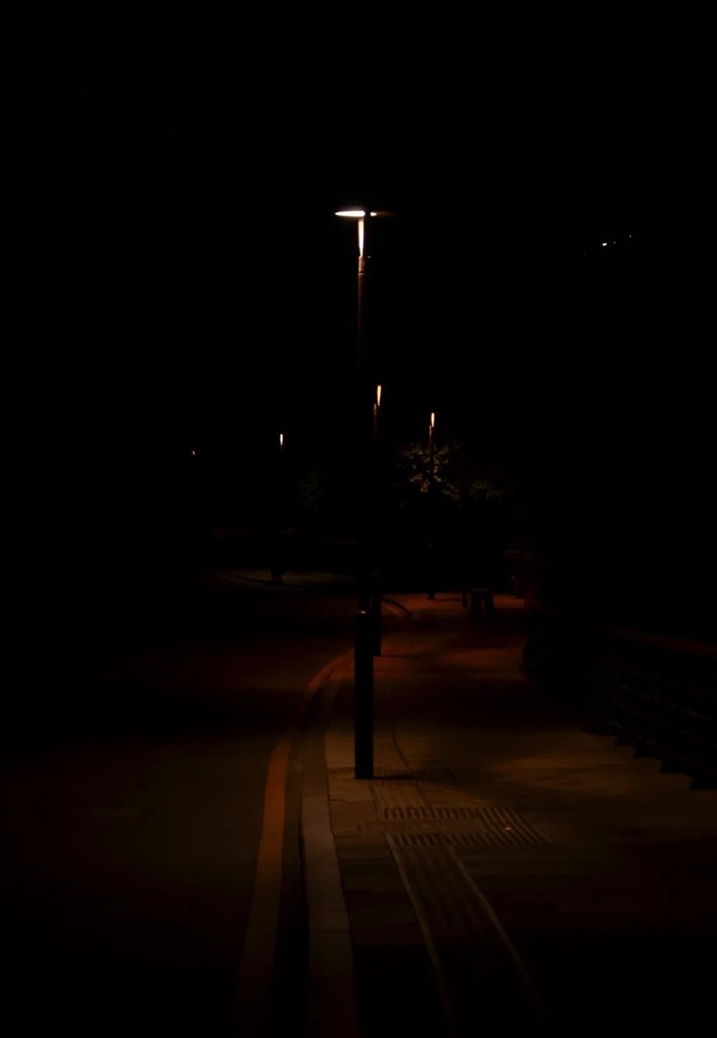 ảnh buồn màu đen 25