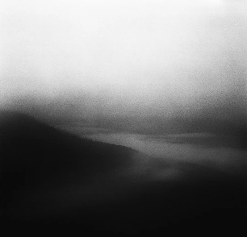 ảnh buồn màu đen 4