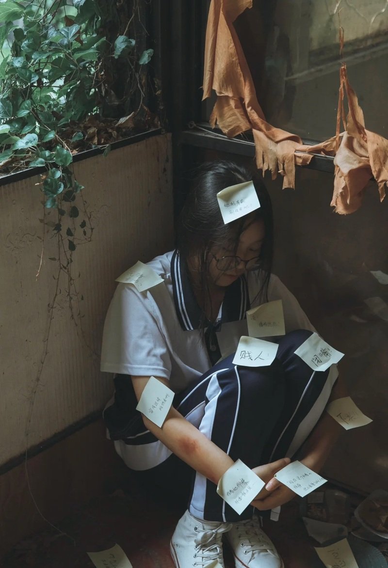 ảnh cô gái buồn 7