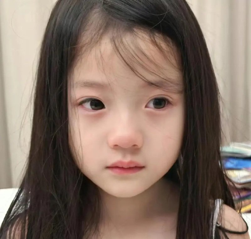 ảnh em bé khóc cute 19