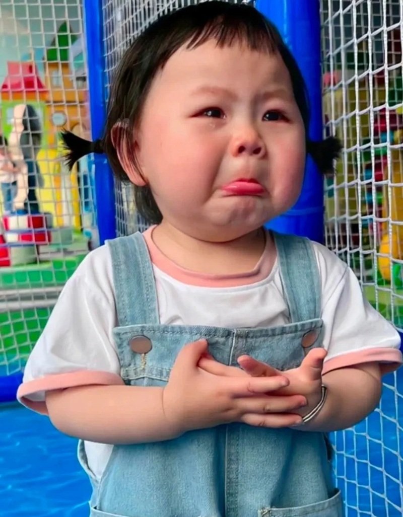 ảnh em bé khóc cute 8