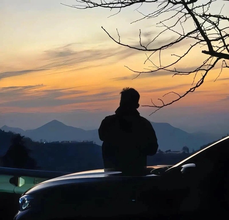 ảnh quay lưng nam buồn 12