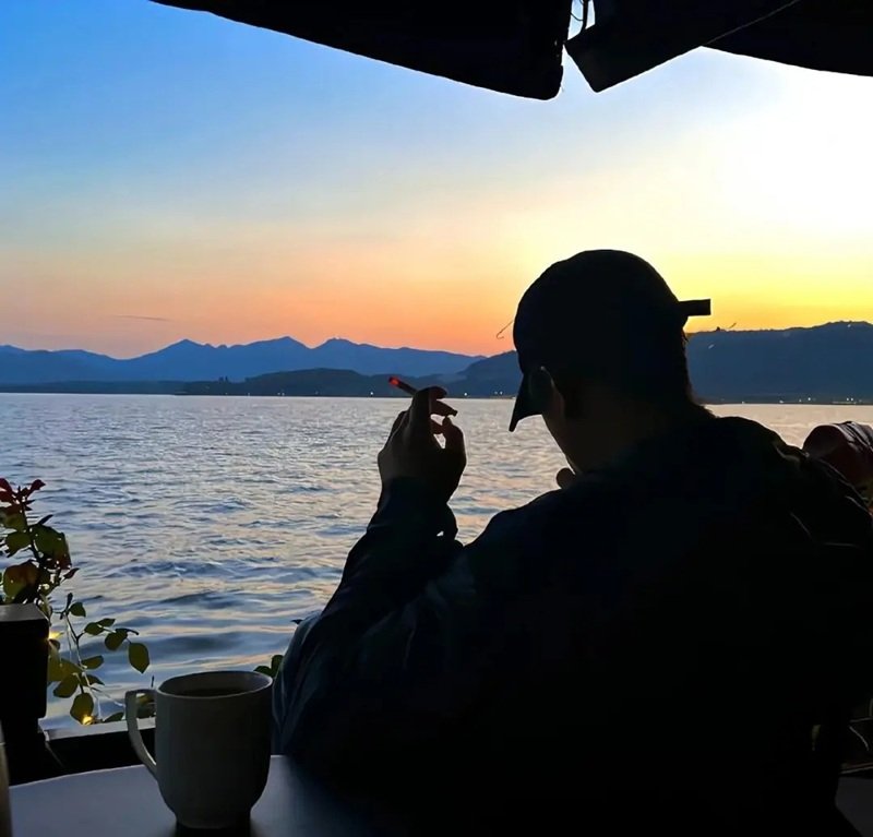 ảnh quay lưng nam buồn 27