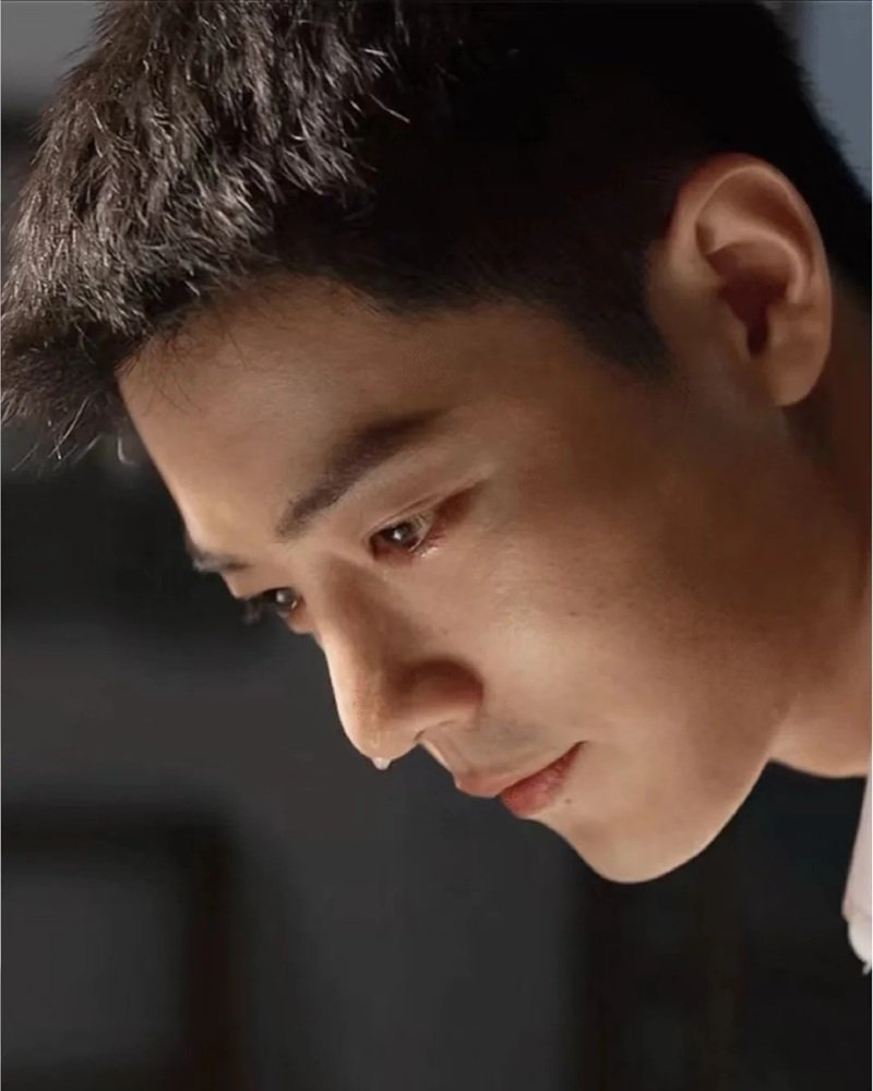 ảnh trai đẹp khóc 14