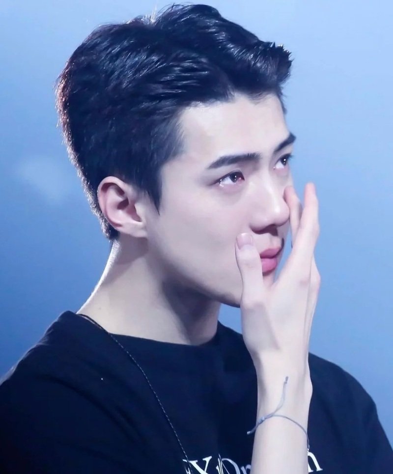 ảnh trai đẹp khóc 17