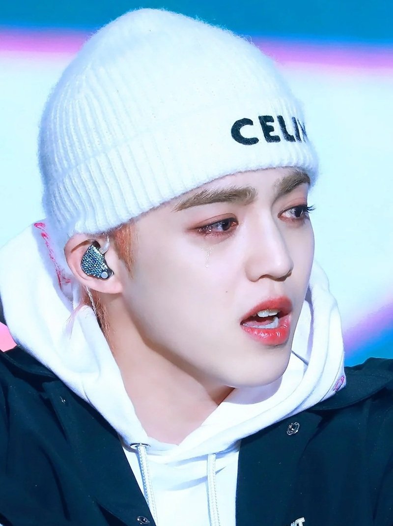 ảnh trai đẹp khóc 22