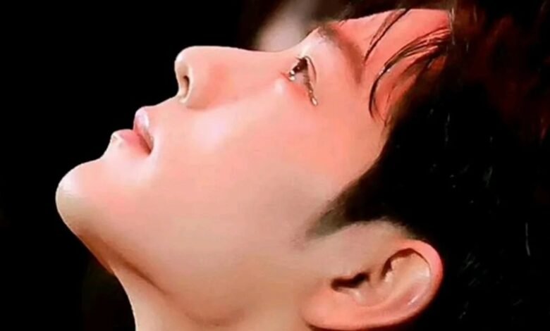 ảnh trai đẹp khóc 36