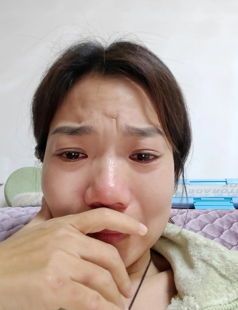 hình ảnh cô gái buồn 8