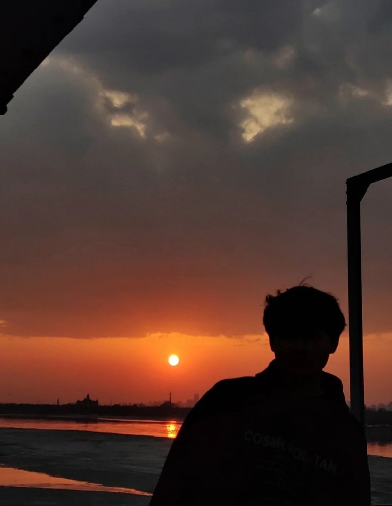 hình ảnh con trai buồn cô đơn 12