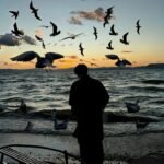 hình ảnh con trai buồn cô đơn 34