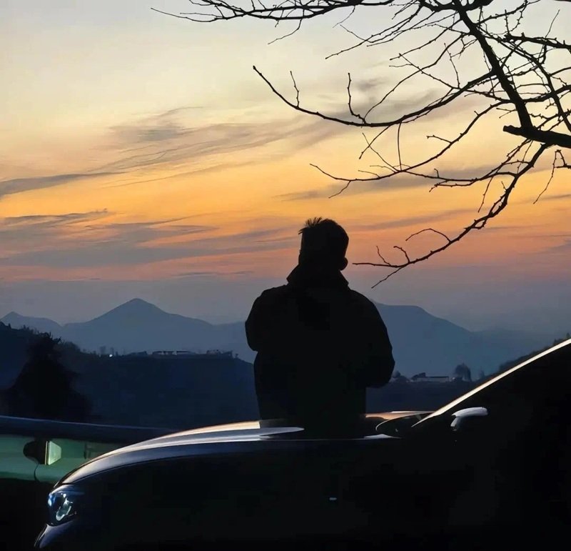 hình ảnh con trai buồn cô đơn 7