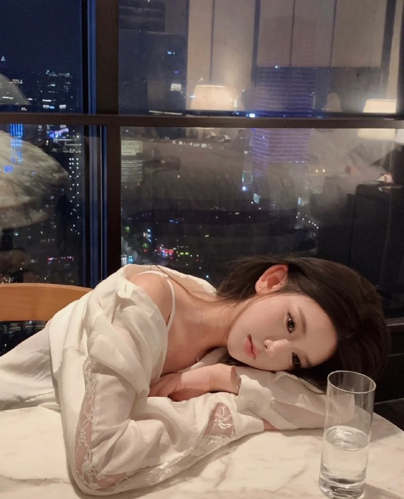 những hình ảnh cô gái buồn đẹp nhất 10