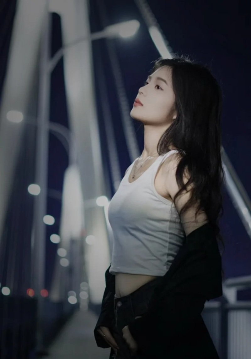 những hình ảnh cô gái buồn đẹp nhất 13