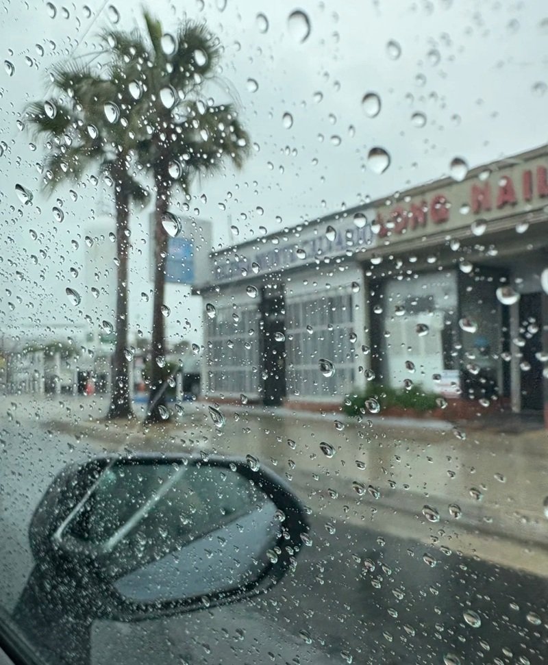 hình ảnh mưa buồn trên phố 27