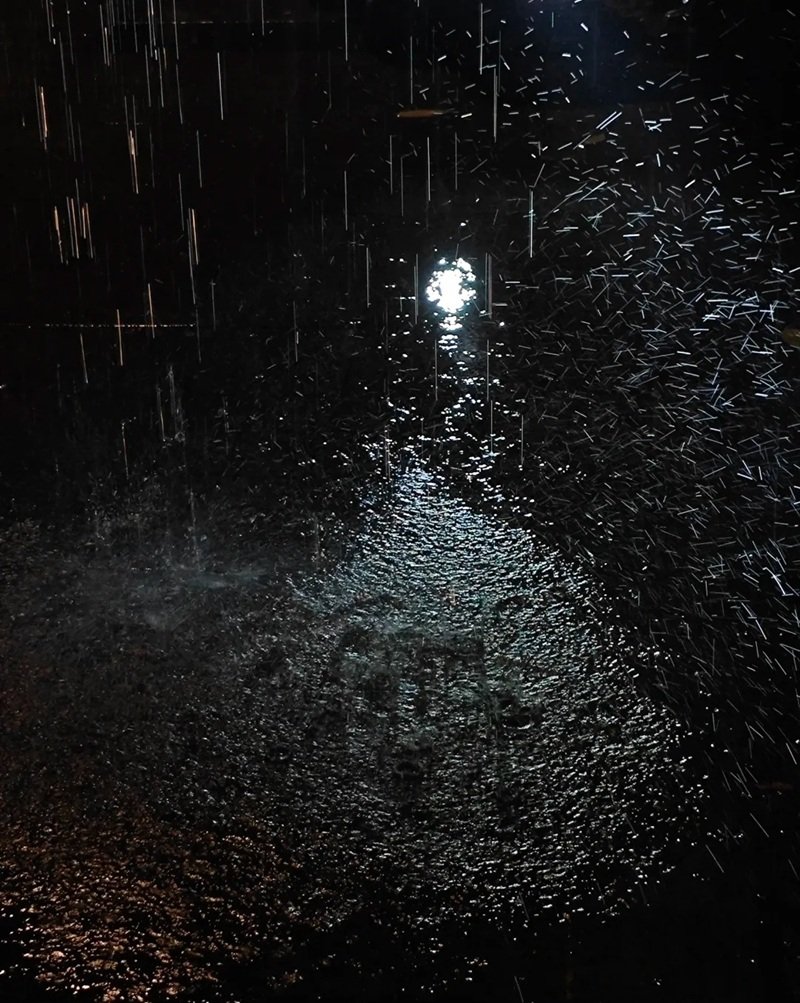 hình ảnh mưa buồn trên phố 9