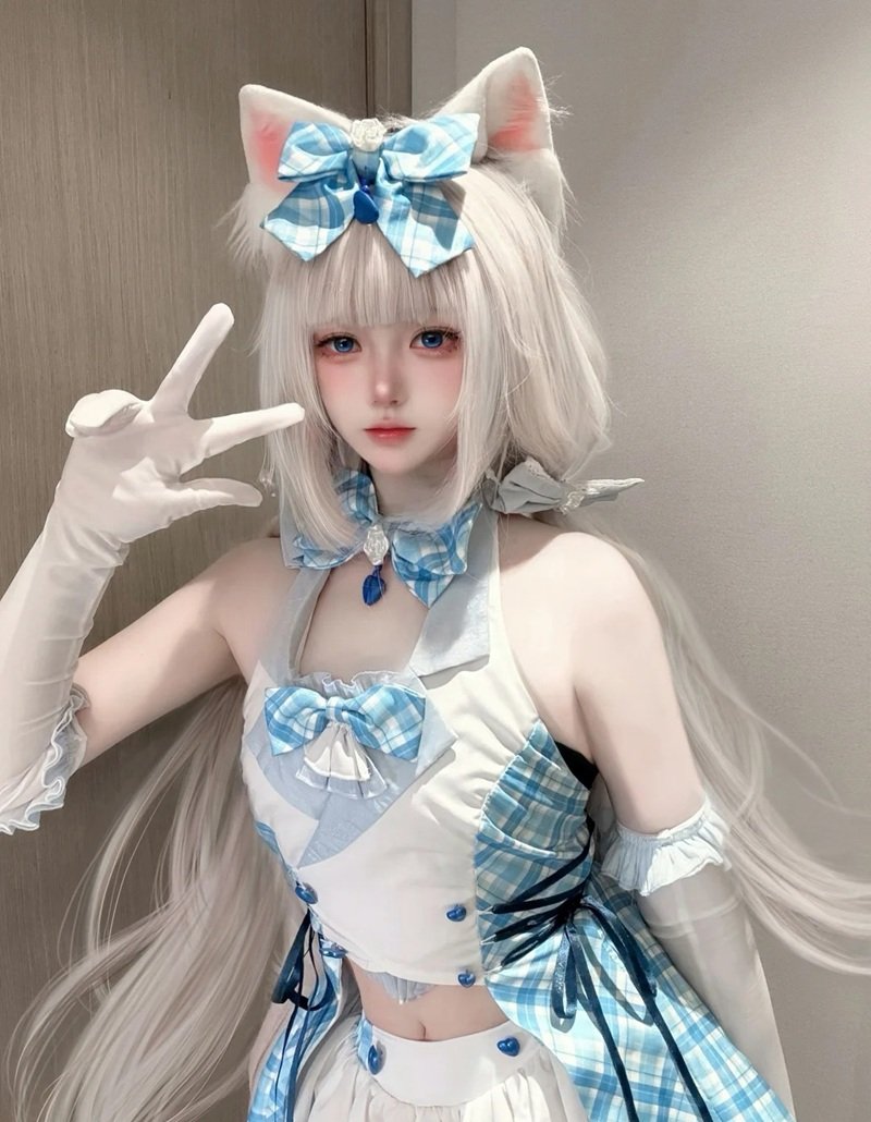 gái xinh cosplay nhân vật anime nữ