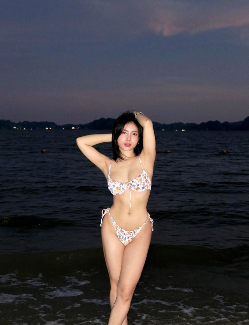 sexy bikini girls​ 30