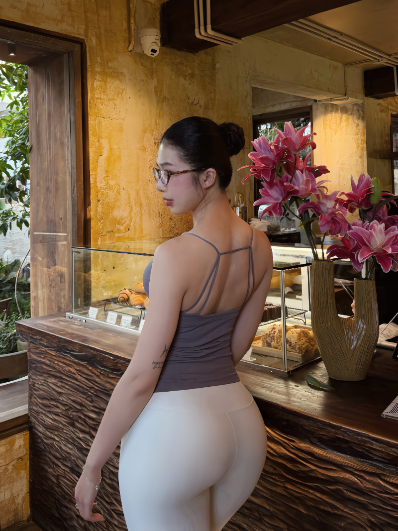 Gái Xinh Mông To 7